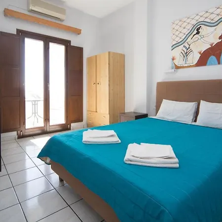 Stella Fira (Santorini)